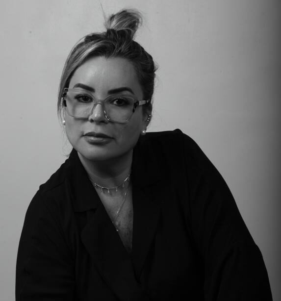 Simone Batista Vilares: Uma trajetória de sucesso no júri popular e mentoria no direito penal