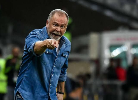 Mano Menezes volta ao comando do Corinthians pela terceira vez