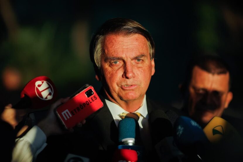 FBI passa a colaborar com a PF na investigação sobre a venda de joias recebidas por Bolsonaro