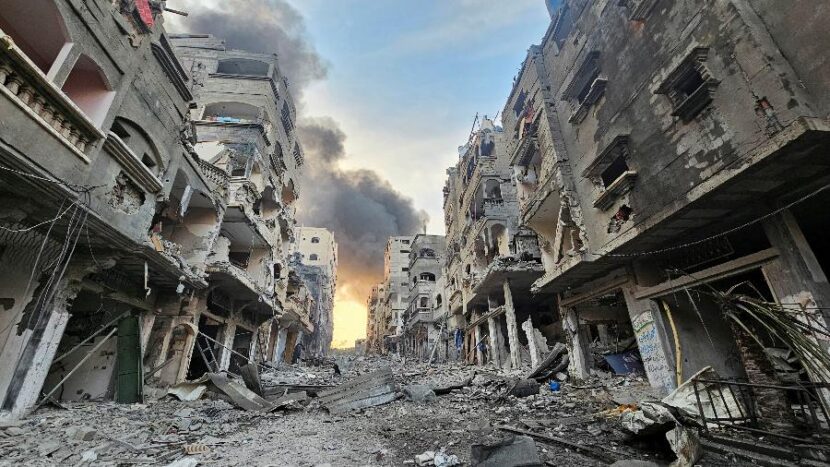 Israel irá expandir operação terrestre em todas as Faixa de Gaza casas-e-predios-destruidos-por-bombardeios-israelenses-em-jabalia-no-norte-da-faixa-de-gaza-1697760342406_v2_900x506