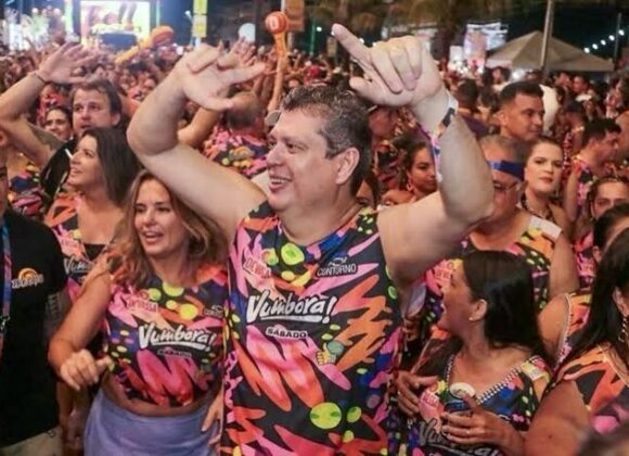 Ministro de Lula em carnaval fora da agenda Foto: Bruno Peres/Secretaria-Geral da Presidência