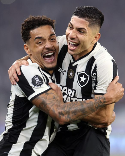 Botafogo goleia Peñarol e tem vantagem para o jogo da volta no Uruguai