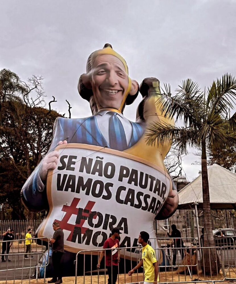 Direita realiza protesto contra Moraes e Pacheco