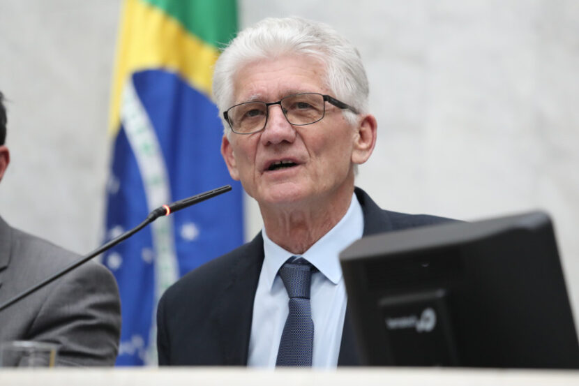 Relatório da SEFA aponta maior salto no investimento público no Paraná Relatório da SEFA aponta maior salto no investimento público no Paraná