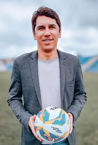 Lúcio Flávio é novo técnico de clube paranaense com menos de 10 anos de existência