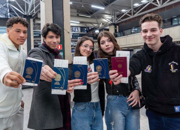 Alunos paranaenses embarcam para Portugal para participar de programa de líderes em inovação