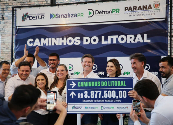 Paraná investe R$ 3,8 milhões em sinalização viária e turística nos municípios litorâneos Paraná investe R$ 3,8 milhões em sinalização viária e turística nos municípios litorâneos
