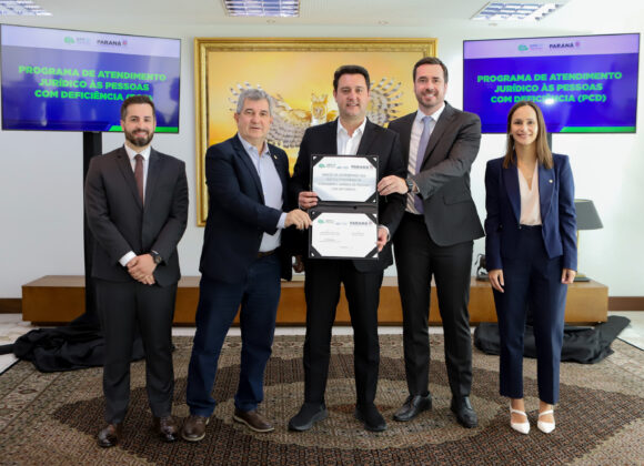 Paraná sanciona lei que garante atendimento gratuito da Defensoria Pública a PcDs Paraná sanciona lei que garante atendimento gratuito da Defensoria Pública a PcDs