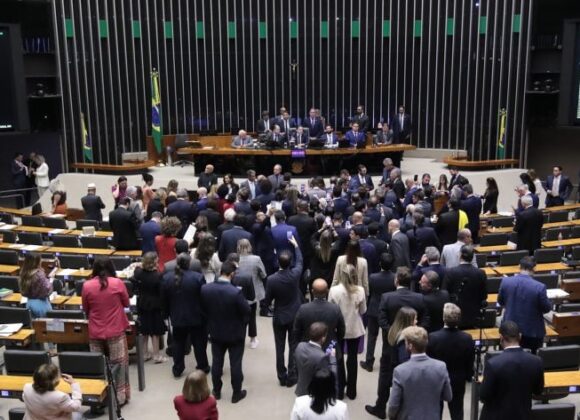Bancada paranaense confirma 23 votos a favor da urgência na proposta de anistia