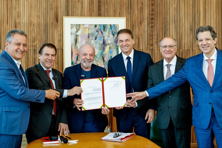 Lula moderniza Programa de Alimentação do Trabalhador 85858ab4-0e90-4f93-8a1b-09f1211d1b58