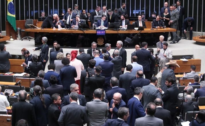 Câmara aprova projeto que reduz penas de condenados pelos atos de 8 de Janeiro plenario_camara_9_12_2025_28043e0544 (1)
