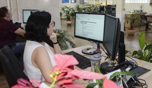 Dúvidas e problemas envolvendo o RH? A prefeitura de Curitiba te ajuda nisso! CAPA PARA O SITE